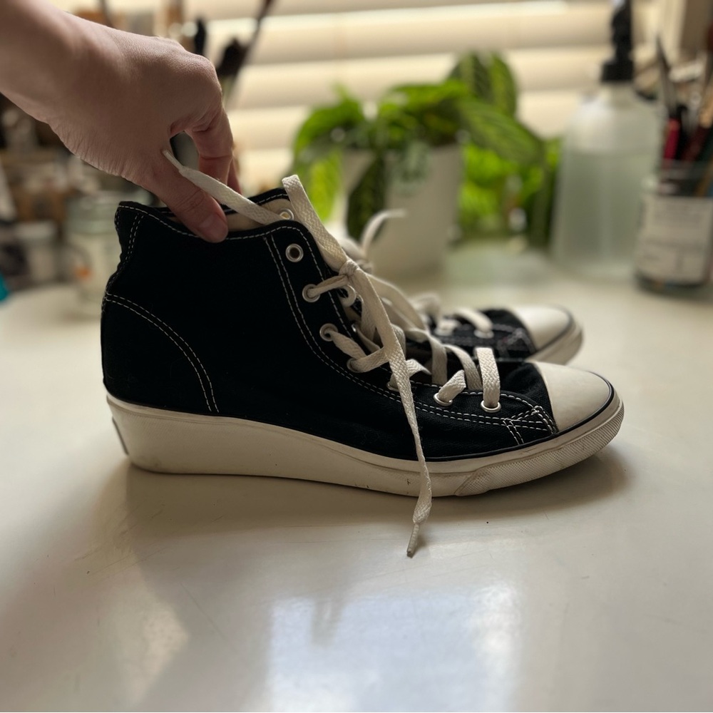 Converse Black and White Wedge Hi-Tops Rare 9.5